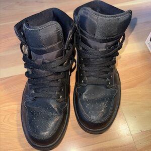JORDAN 1 MID TRIPLE BLACK RETRO Men’s AIR JORDAN